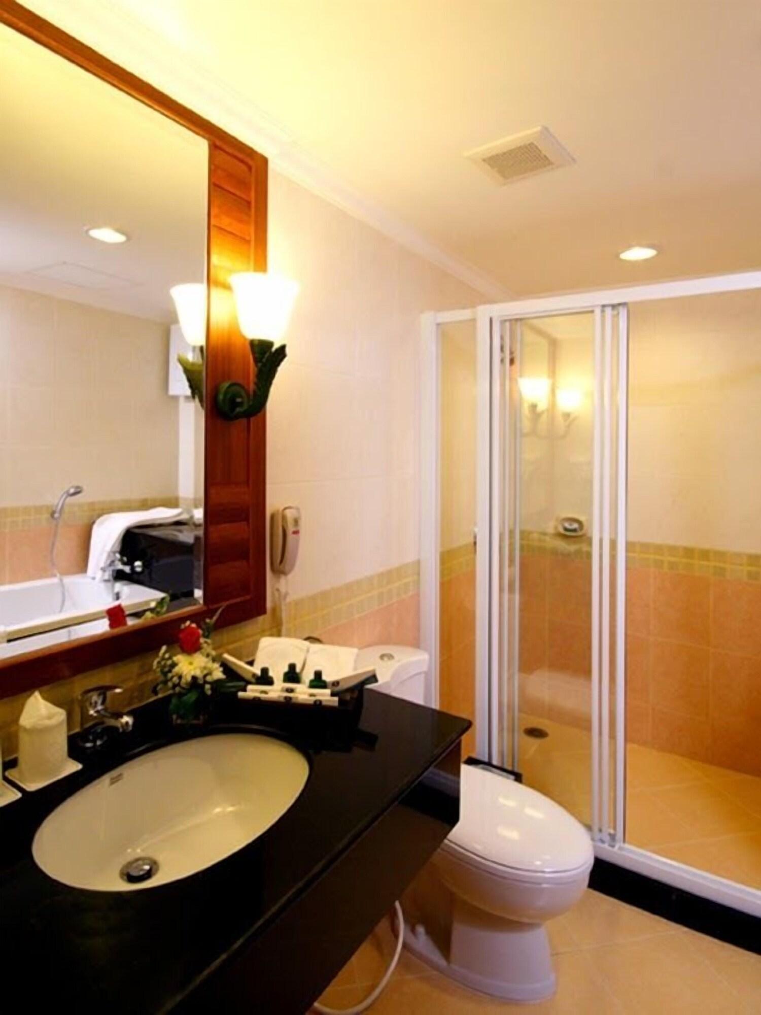 Kalim Resort Patong Buitenkant foto