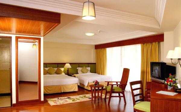 Kalim Resort Patong Buitenkant foto