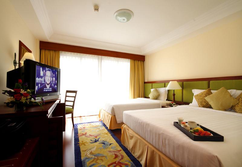 Kalim Resort Patong Buitenkant foto